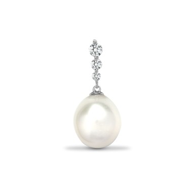 18ct White Gold Diamond And Pearl Pendant